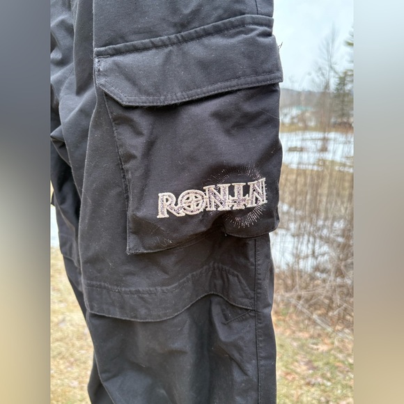 Authentic BURTON RONIN snowboard pants - Picture 4 of 16